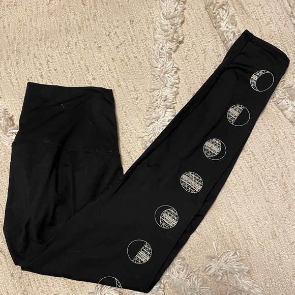 Teeki Moon Dance Hot Pants - Picture 4 of 4